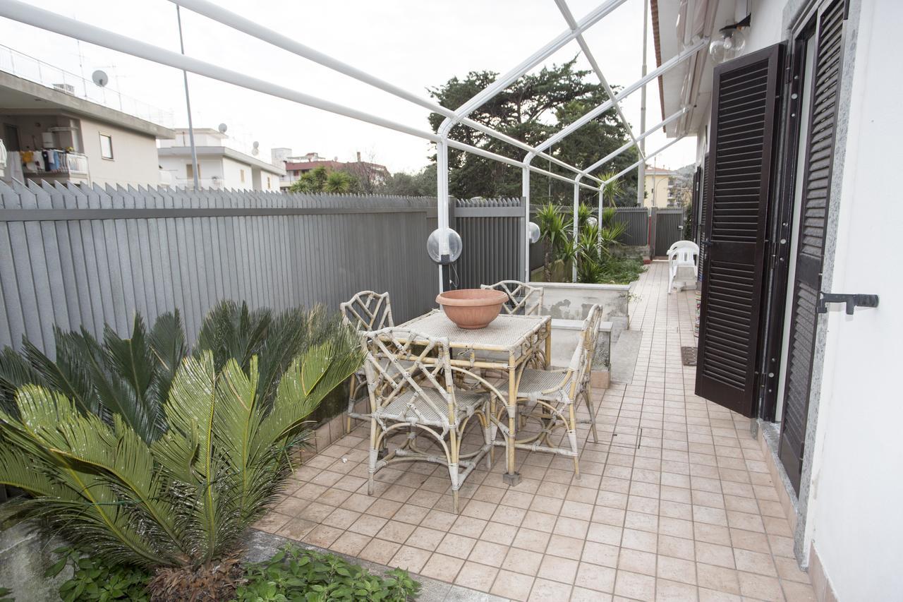 Pompei Deluxe Apartment Formia Buitenkant foto