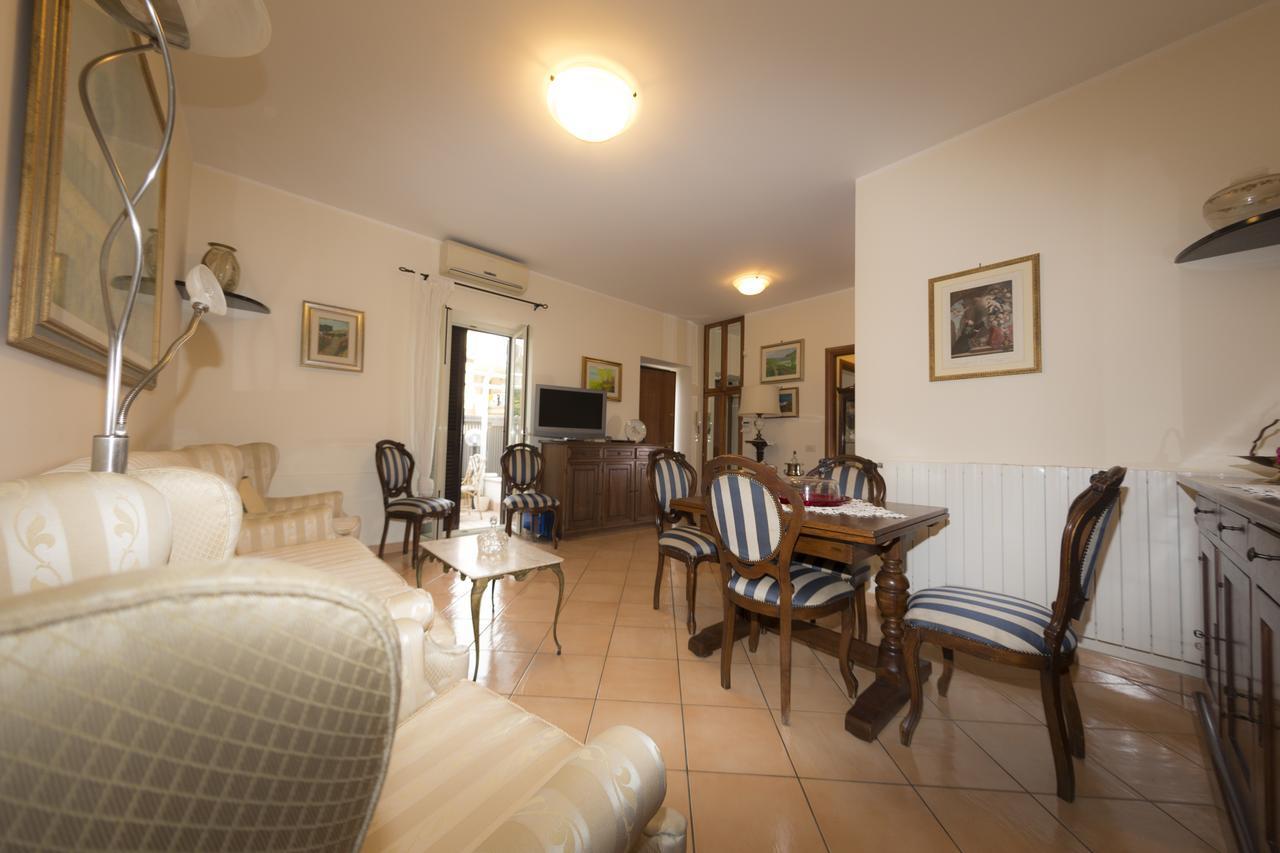 Pompei Deluxe Apartment Formia Buitenkant foto