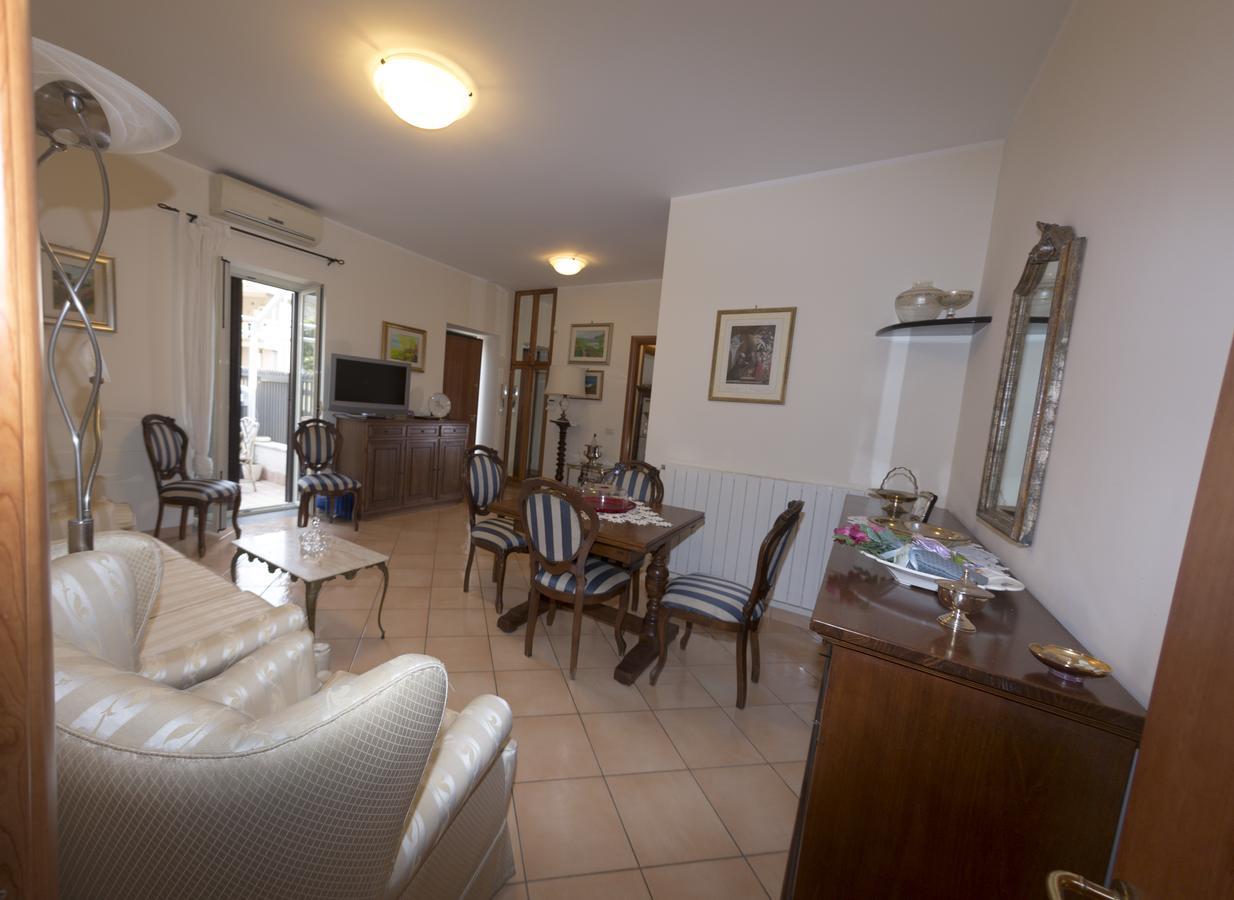 Pompei Deluxe Apartment Formia Buitenkant foto